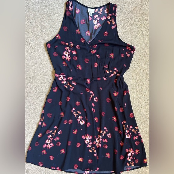 A New Day Sleeveless V-neck Black Floral Mini Dress Size M - Picture 6 of 8